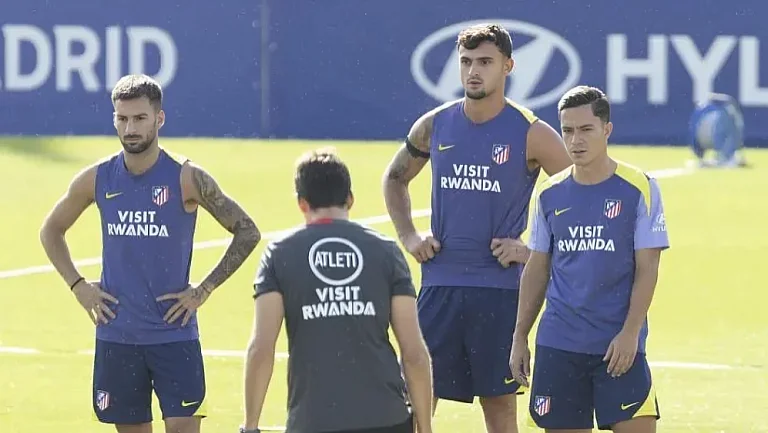 «Атлетико» объявил заявку на матч с «Эспаньолом»