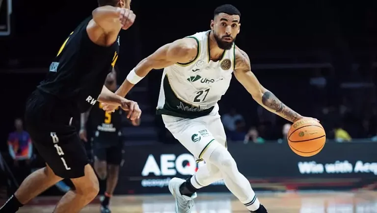 «Уникаха» стартовала с победы на Межконтинентальном кубке