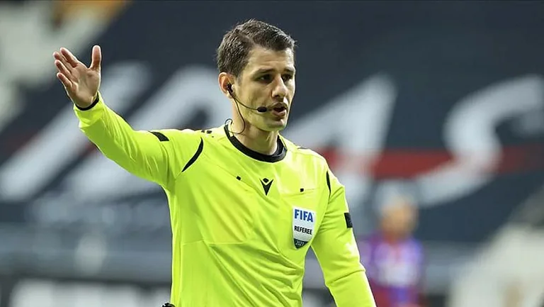 В Турции задержали 17 судей за ставки на футбол