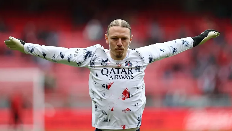 ПСЖ не собирается продавать Сафонова в зимнее трансферное окно