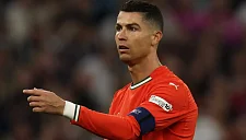 Роналду послал и толкнул навязчивого фаната в Армении