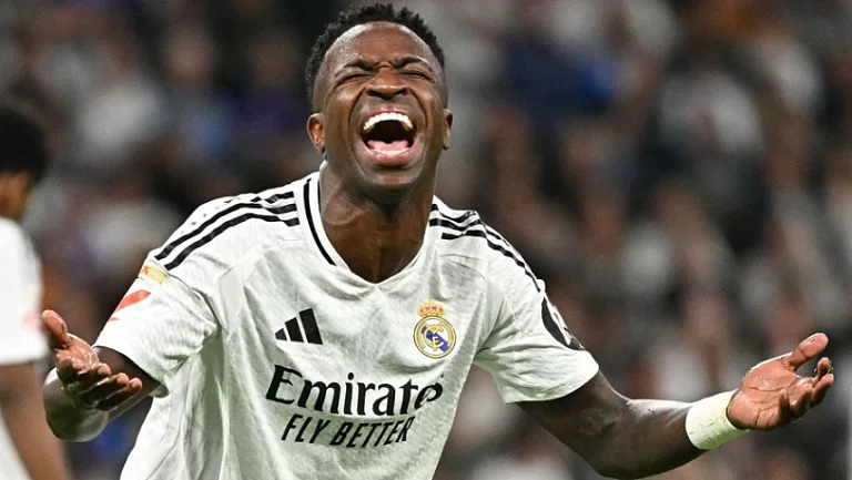 Винисиус сомневается в продлении контракта с «Реалом» из-за реакции фанатов