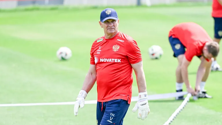 Кафанов оценил отношения Сафонова и Доннаруммы в ПСЖ