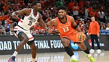 «Рэпторс» подписывают контракт с Куинси Герье на 10 матчей