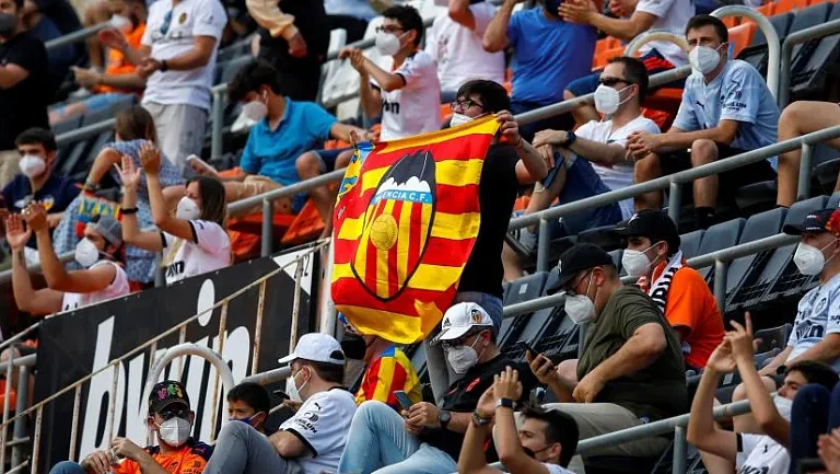 Болельщики «Валенсии» раскупили все билеты на матч с «Барселоной»