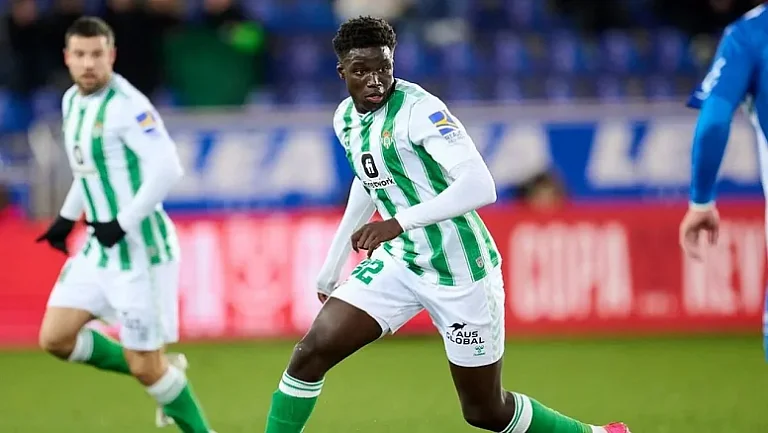 Нобель Менди перейдёт из «Бетиса» в «Рейнджерс» за 4 миллиона евро