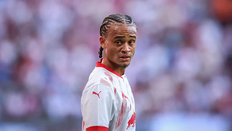 Хави Симонс полетел с командой на матч с «Лансом»