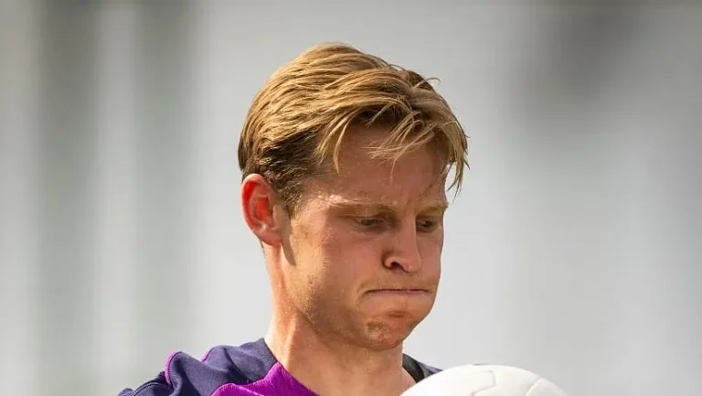 Проблемы с продлением контракта Френки де Йонга