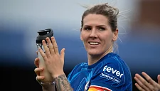 Защитник Англии Милли Брайт берет паузу из-за выгорания