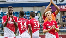 «Монако» интересуется вратарем «Лиона» Лукасом Перри