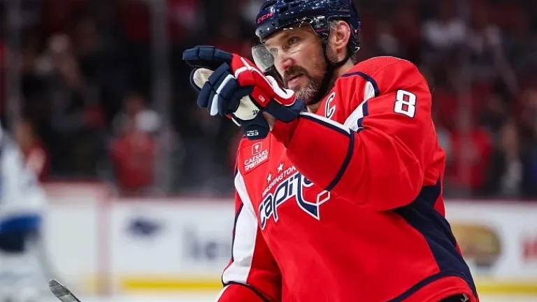 Овечкин отпраздновал 40-летие, став лучшим снайпером НХЛ в истории