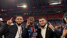 Нурмагомедов поздравил Дембеле с завоеванием «Золотого мяча»