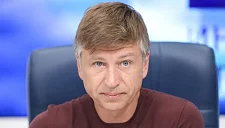 Ягудин хочет сказать, что невозможно спокойно смотреть на прокат Петросян на ЧР