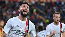 «Милан» ищет центрального нападающего после ухода Жиру