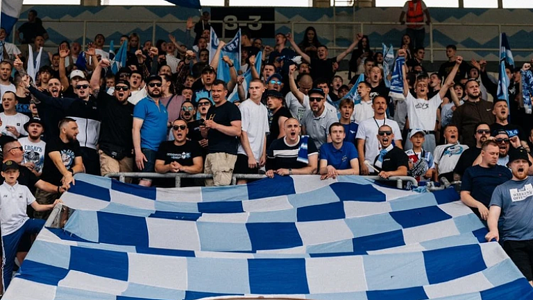 Болельщику «Челябинска» пробили голову во время матча с КАМАЗом