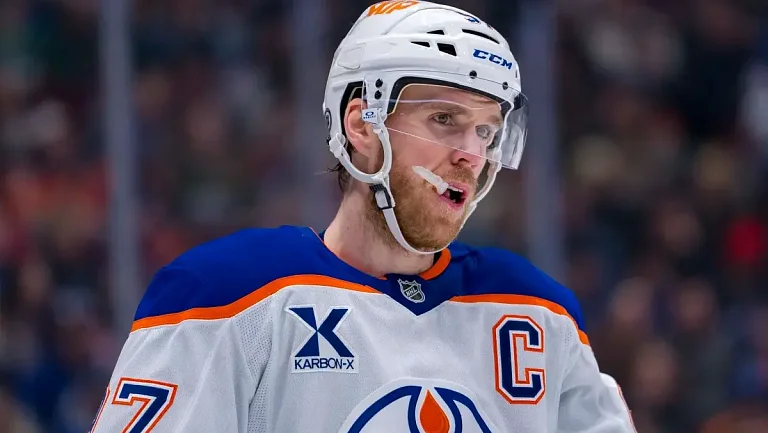 «Мэйпл Лифс» жертвуют усилением ради надежды на Макдэвида