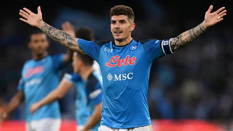 Ди Лоренцо удален у «Наполи» в первом тайме