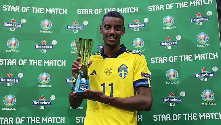 Рекордный трансфер: Исак перешёл в «Ливерпуль» за €144 млн