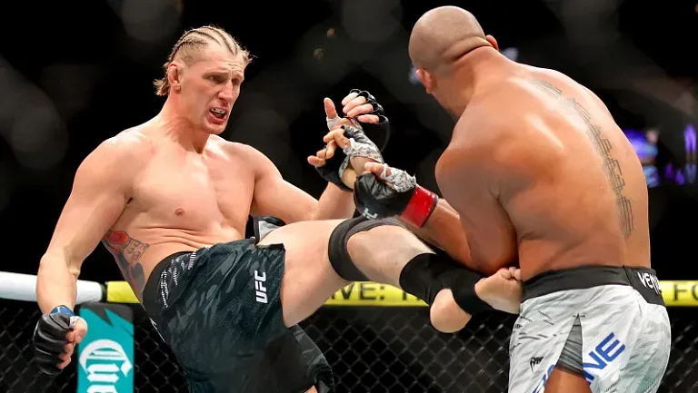 Александр Волков заявил о готовности драться за пояс UFC