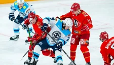 Дубль Денежкина принёс «Автомобилисту» победу над «Сибирью» в КХЛ