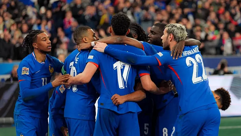 Франция поднимается на второе место в рейтинге ФИФА