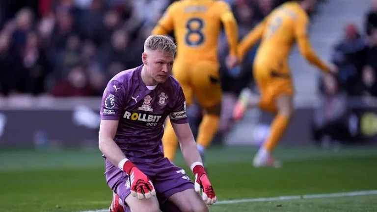 «Ньюкасл» хочет арендовать вратаря «Саутгемптона»

