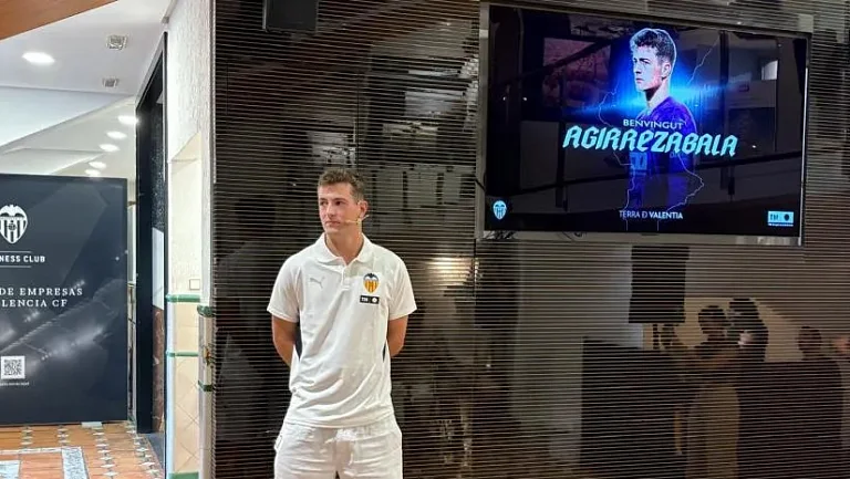 «Валенсия» представила своего нового вратаря – Хулена Агиррезабала