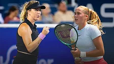 Павлюченкова назвала Мирру Андрееву «дочкой» и поделилась совместным фото