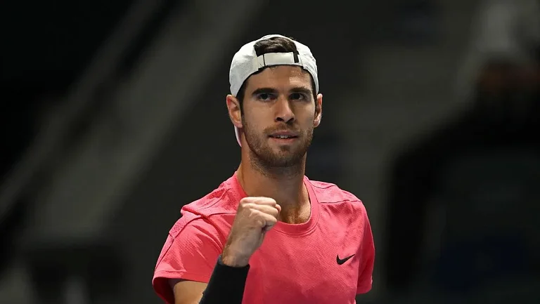 Теннисист Карен Хачанов рассказал о новогодних традициях семьи