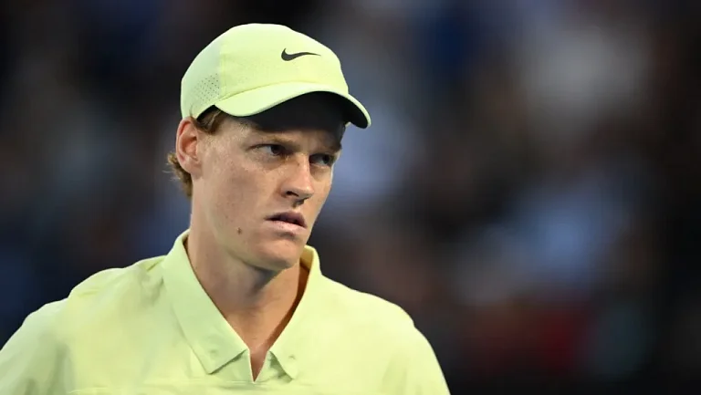 Синнер проиграл на харде впервые за 28 матчей