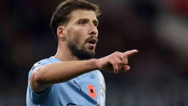 Футболист «Ман Сити» Рубен Диаш набил необычную татуировку на русском языке
