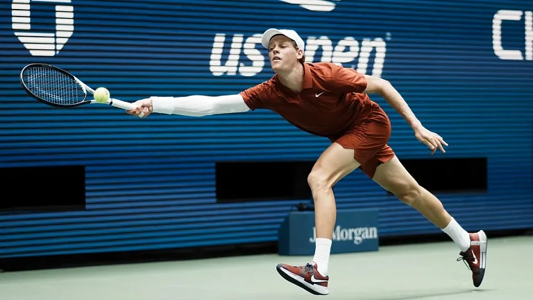 Синнер прокомментировал наличие компрессионного рукава в матче с Копришу