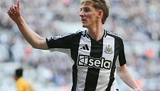 «Арсенал» и «Челси» могут побороться за вингера сборной Англии из «Ньюкасла» стоймостью £80 млн-inews