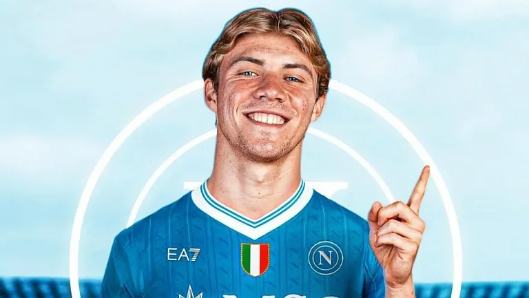 МЮ и «Наполи» ударили по рукам: Хёйлунн переходит в стан неаполитанцев