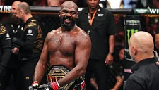 Легенда UFC Джон Джонс взялся тренировать молодого олимпийского чемпиона по борьбе