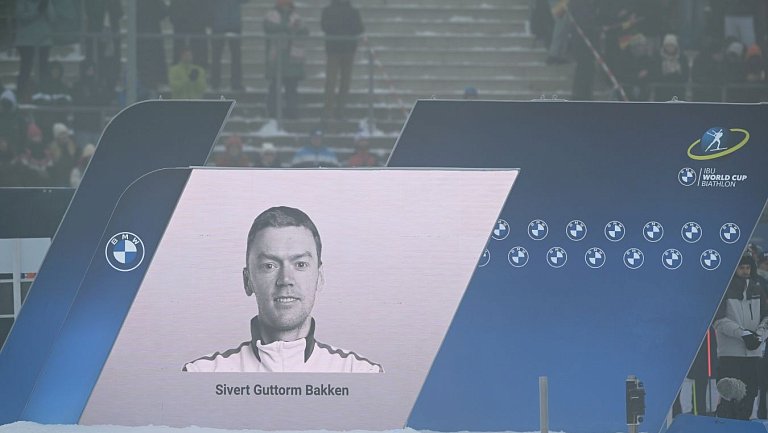 На этапе КМ по биатлону в Оберхофе прошла церемония в честь Баккена