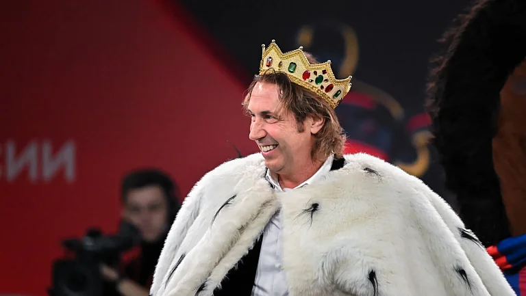 Мостовой объяснил, что мешает российским футболистам уезжать в Европу