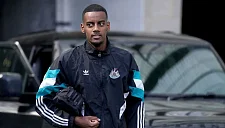 Трой Дини советует Александеру Исаку саботировать тренировки «Ньюкасла»