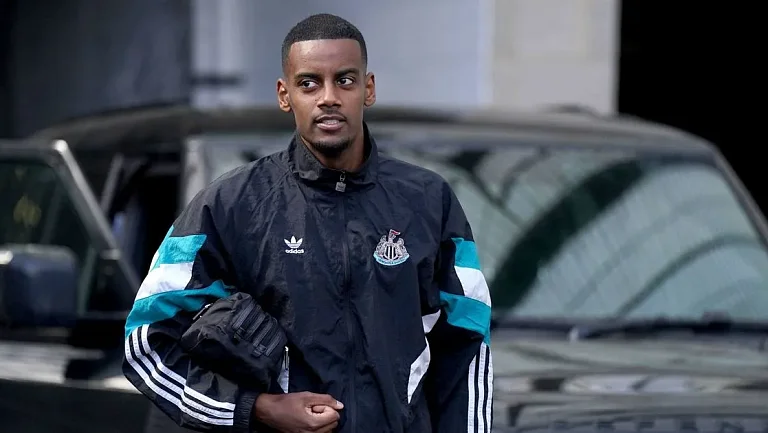 Трой Дини советует Александеру Исаку саботировать тренировки «Ньюкасла»