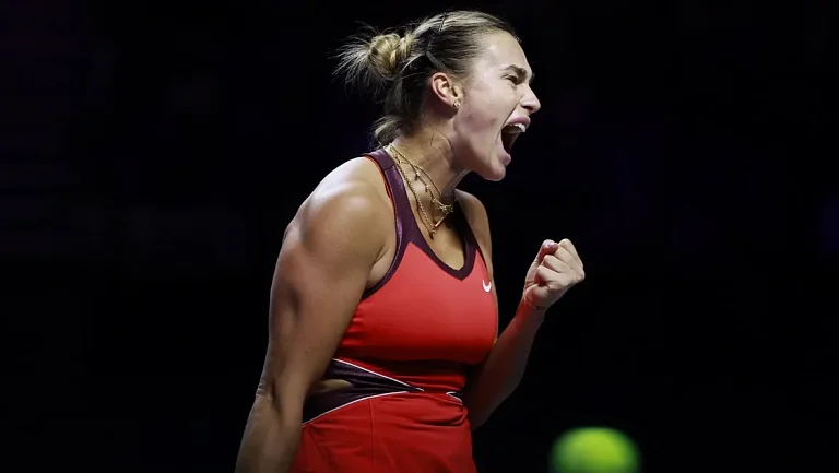 Арина Соболенко переиграла Коко Гауфф на Итоговом турнире WTA