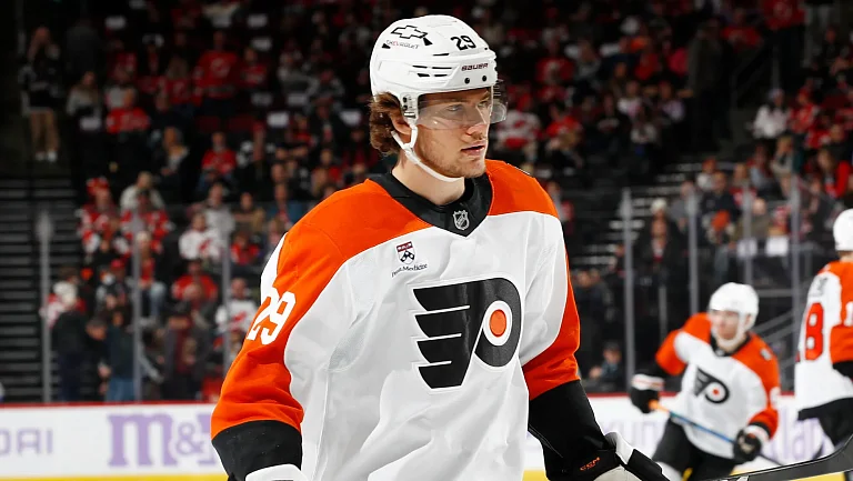 Российский нападающий Гребенкин стал третьей звездой дня в НХЛ