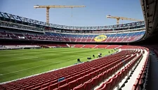 «Барселона» может играть дома на двух стадионах