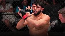 Царукян ответил Чендлеру жёстким посланием: Я готов вытереть пол твоей задницей