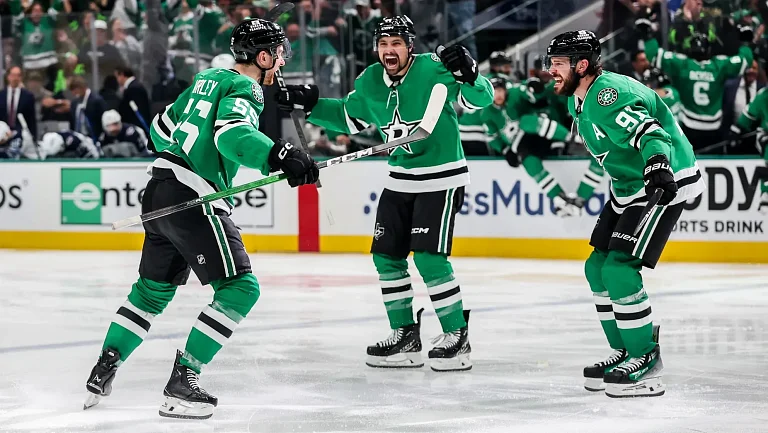 «Даллас» Любушкина сыграет матч НХЛ на стадионе для американского футбола