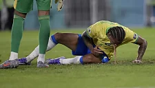 Жоао Педро столкнулся с Мартинелли и почувствовал себя плохо