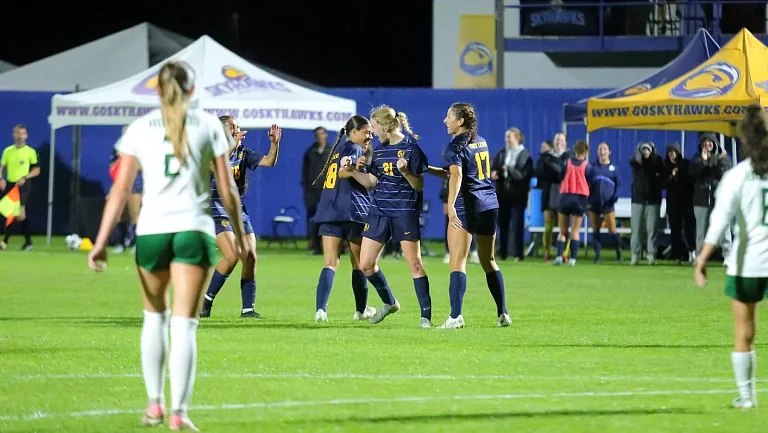 «Форт-Льюис» победил «Восточный Нью-Мексико» со счетом 5:0