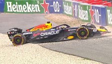 Макс Ферстаппен застрял в гравии после тренировки в Зандворте