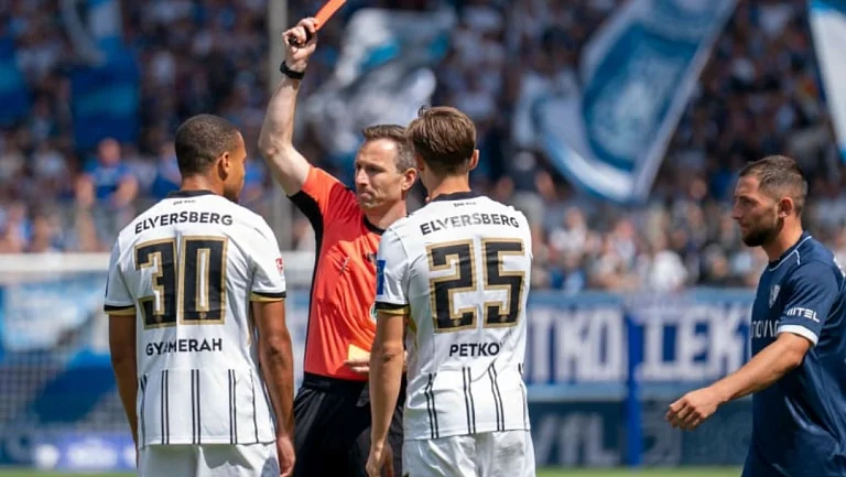 Гьямера удалён на шестой минуте в игре против «Бохума»