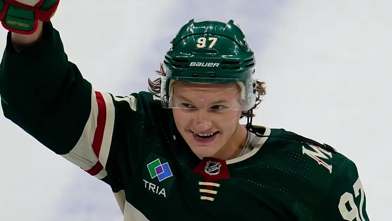 Капризов о первой шайбе Юрова в НХЛ: «Он до сих пор улыбается»