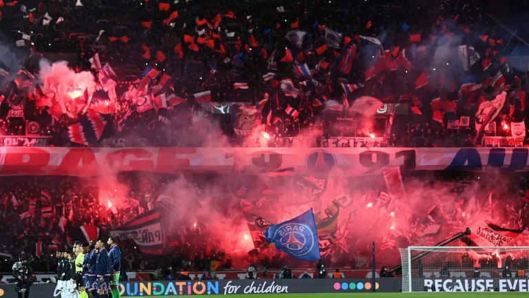 Фанаты ПСЖ готовятся к битве с «Марселем»